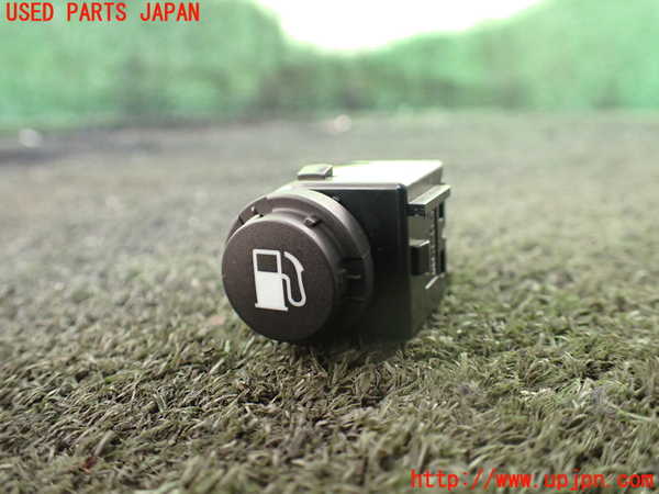 5UPJ-21116307]ジープグランドチェロキー(WK36TA)スイッチ2 (フューエルオープナー) 中古_m0001.jpg
