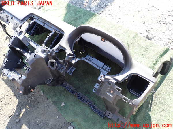 5UPJ-21117505]ジープグランドチェロキー(WK36TA)ダッシュボード 中古_m0002.jpg