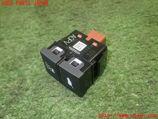5UPJ-21136311]ステップワゴン スパーダ(RP8)スイッチ6 (VSC OFF) 中古_m0002.jpg