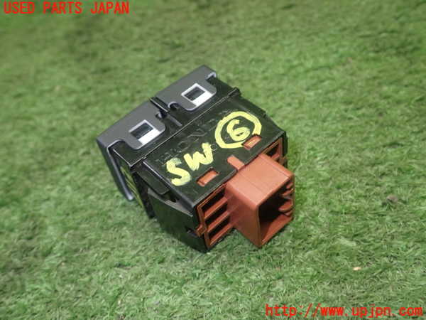 5UPJ-21136311]ステップワゴン スパーダ(RP8)スイッチ6 (VSC OFF) 中古_m0003.jpg
