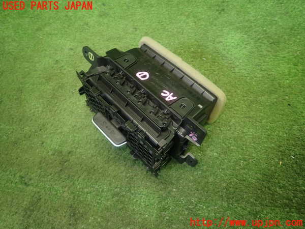 5UPJ-21137526]ステップワゴン スパーダ(RP8)エアコン吹き出し口1 (右) 中古_m0002.jpg
