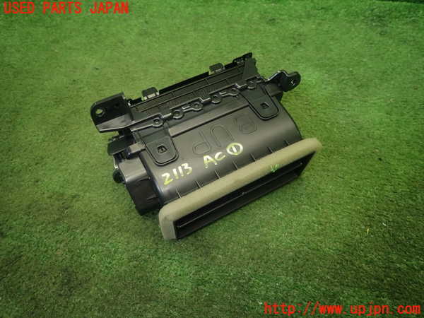 5UPJ-21137526]ステップワゴン スパーダ(RP8)エアコン吹き出し口1 (右) 中古_m0003.jpg