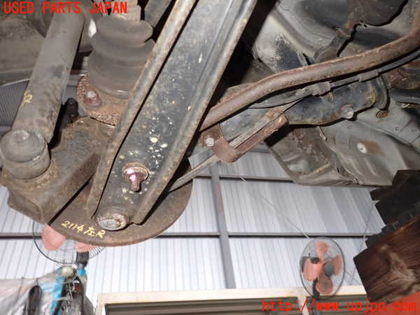 5UPJ-21144305]GTO(Z16A)左リアナックルハブ 中古_m0001.jpg