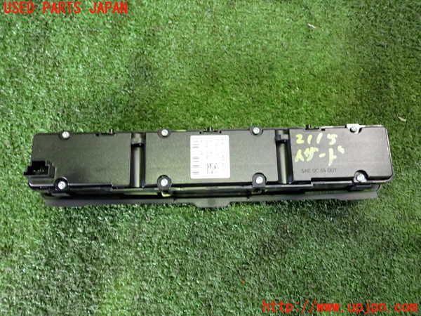 5UPJ-21156290]ベンツ SLK200 R172系(172448)ハザードスイッチ 中古_m0002.jpg