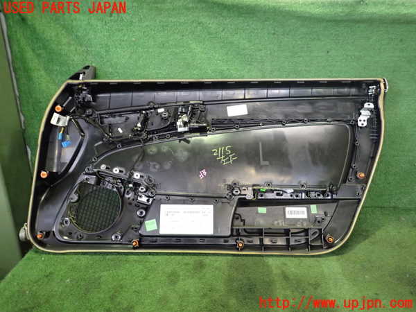5UPJ-21151264]ベンツ SLK200 R172系(172448)左ドア内張り 中古_m0002.jpg