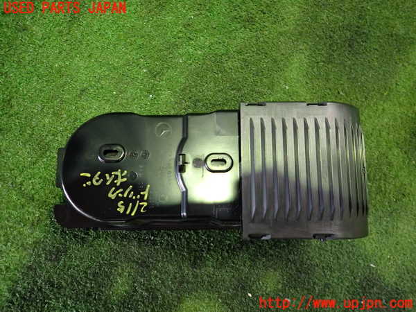 5UPJ-21157810]ベンツ SLK200 R172系(172448)ドリンクホルダー 中古_m0003.jpg