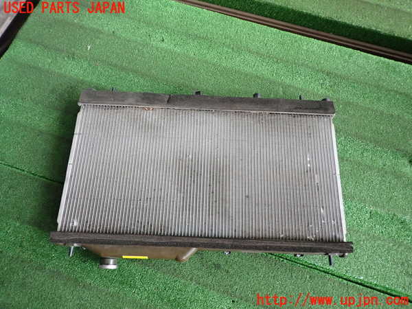 5UPJ-21162321]インプレッサ WRX-STi(GVB)ラジエーター1 【ジャンク品】 中古_m0004.jpg