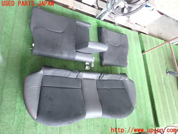 5UPJ-21167385]インプレッサ WRX-STi(GVB)リアシート 中古_m0002.jpg