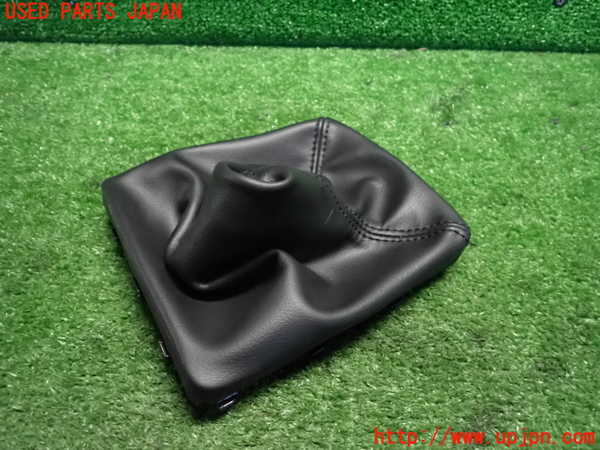 5UPJ-21167575]インプレッサ WRX-STi(GVB)シフトブーツ 中古_m0001.jpg