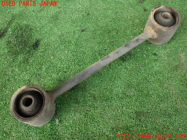 2UPJ-21175146]ハイラックスサーフ N130系 4ドア(KZN130W)右リアアッパーアーム1 中古_m0002.jpg
