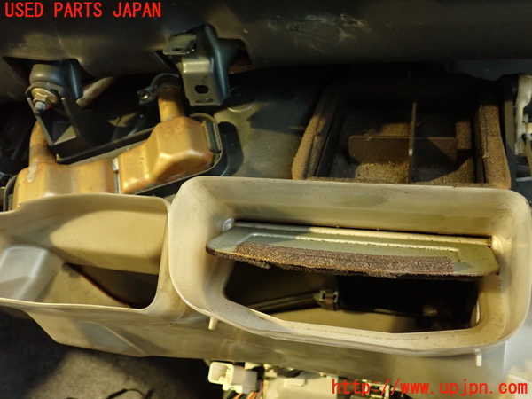 2UPJ-21176100]ハイラックスサーフ N130系 4ドア(KZN130W)ヒーターコア 中古_m0003.jpg