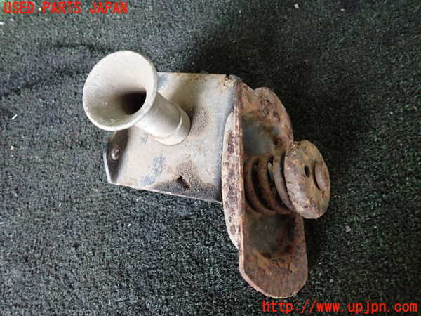 5UPJ-21181700]ハイラックスサーフ(RZN185W)スペアタイヤキャリア 中古_m0002.jpg