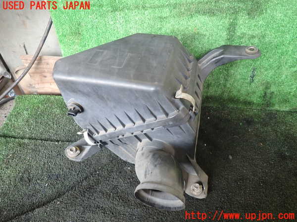 5UPJ-21182560]ハイラックスサーフ(RZN185W)エアクリーナーボックス 中古_m0001.jpg