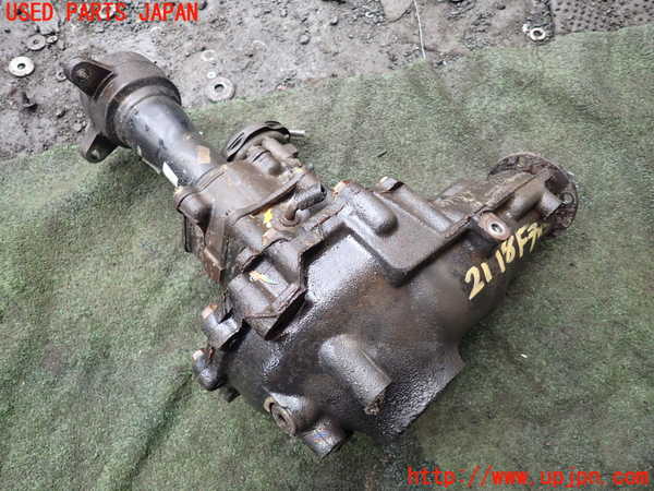 5UPJ-21184350]ハイラックスサーフ(RZN185W)フロントデフ 中古_m0002.jpg