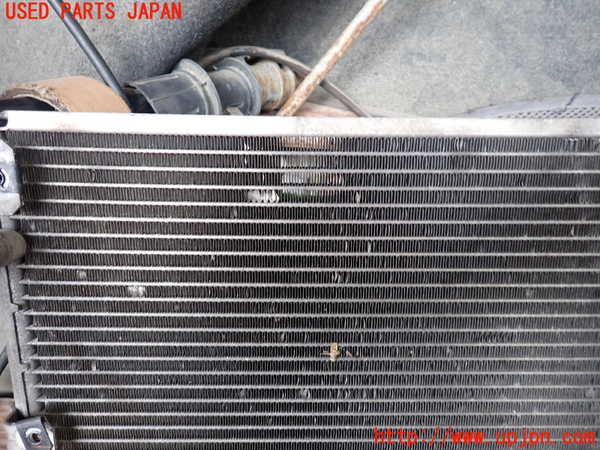 5UPJ-21186031]ハイラックスサーフ(RZN185W)エアコンコンデンサー1 中古_m0002.jpg