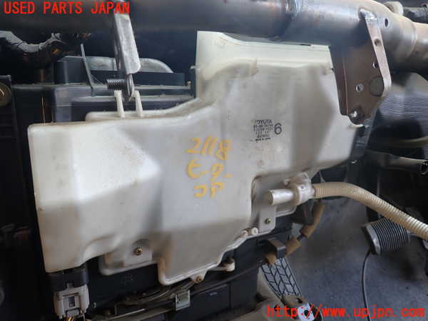 5UPJ-21186100]ハイラックスサーフ(RZN185W)ヒーターコア 中古_m0001.jpg