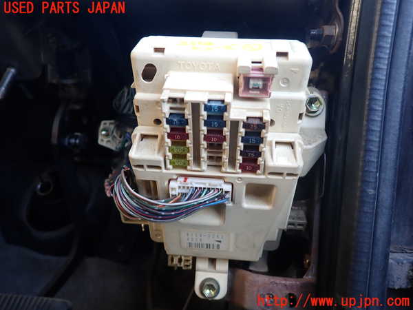 5UPJ-21186741]ハイラックスサーフ(RZN185W)ヒューズボックス1 中古_m0001.jpg