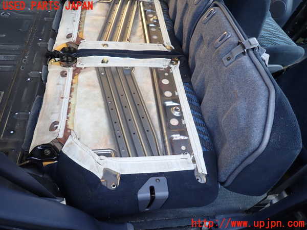 5UPJ-21187145]ハイラックスサーフ(RZN185W)右2列目シート 中古_m0004.jpg