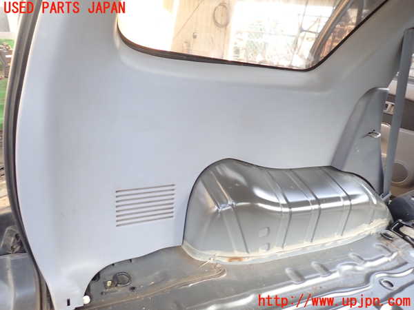 5UPJ-21187680]ハイラックスサーフ(RZN185W)左リアピラートリム 中古_m0002.jpg