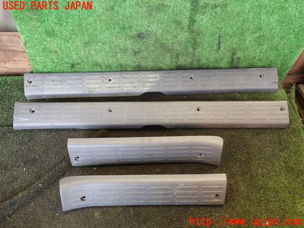 5UPJ-21187740]ハイラックスサーフ(RZN185W)スカッフプレート 中古_m0001.jpg