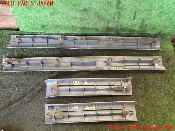 5UPJ-21187740]ハイラックスサーフ(RZN185W)スカッフプレート 中古_m0002.jpg