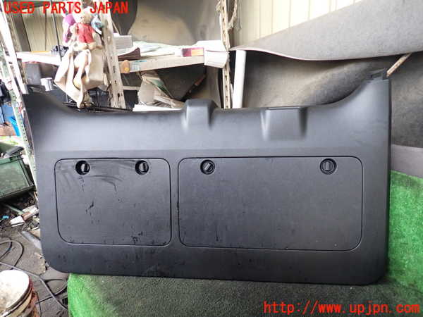 5UPJ-21191578]ランクルプラド(TRJ150W)バックドア内張り 中古_m0001.jpg