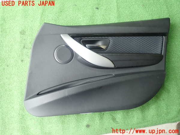 5UPJ-21211234]BMW 320d(3D20 F30)右前ドア内張り 中古_m0001.jpg