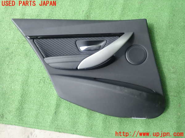 5UPJ-21211324]BMW 320d(3D20 F30)左後ドア内張り 中古_m0001.jpg