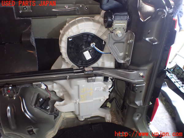5UPJ-21226082]デリカD：5(CV1W)エバポレーター2 中古_m0001.jpg