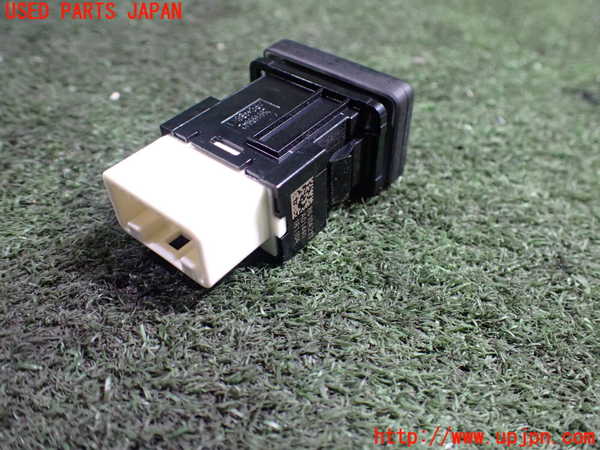 5UPJ-21226311]デリカD：5(CV1W)スイッチ6 (車線逸脱) 中古_m0003.jpg