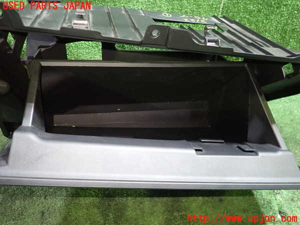 5UPJ-21227516]デリカD：5(CV1W)グローブボックス1 中古_m0004.jpg