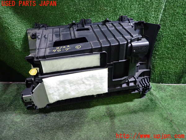 5UPJ-21227516]デリカD：5(CV1W)グローブボックス1 中古_m0005.jpg