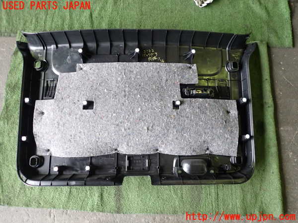 5UPJ-21221578]デリカD：5(CV1W)バックドア内張り 中古_m0004.jpg