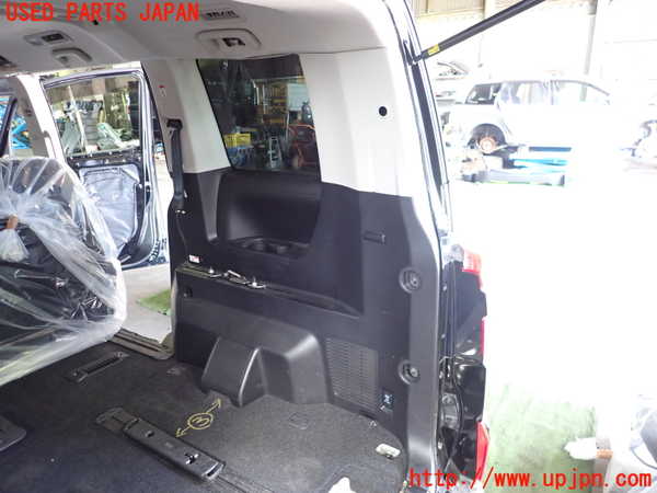 5UPJ-21227675]デリカD：5(CV1W)右リアピラートリム 中古_m0001.jpg