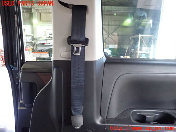 5UPJ-21227155]デリカD：5(CV1W)右2列目シートベルト 中古_m0001.jpg