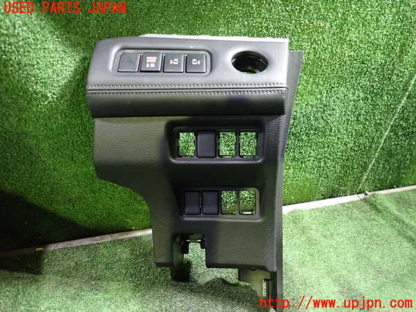 5UPJ-21227693]デリカD：5(CV1W)内装トリム類3 (スライドドアスイッチ付) 中古_m0001.jpg