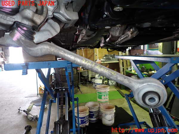 5UPJ-21235176]BMW 320i ツーリング F31(3B20)右フロントロアアーム1 中古_m0001.jpg