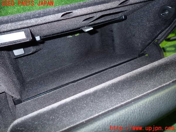 5UPJ-21237516]BMW 320i ツーリング F31(3B20)グローブボックス1 中古_m0005.jpg