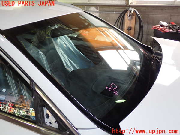 5UPJ-21241195]ベンツ C180 ステーションワゴン(205240C S205)フロントガラス 43R-000527 中古_m0001.jpg