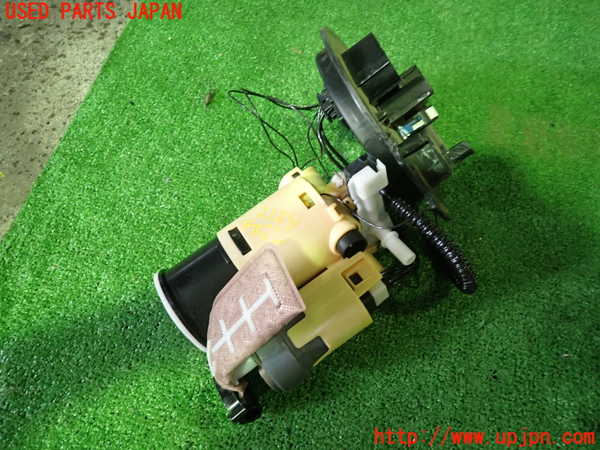 5UPJ-21242510]ベンツ C180 ステーションワゴン(205240C S205)燃料ポンプ 中古_m0001.jpg