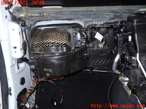 5UPJ-21246081]ベンツ C180 ステーションワゴン(205240C S205)エバポレーター1 中古_m0003.jpg