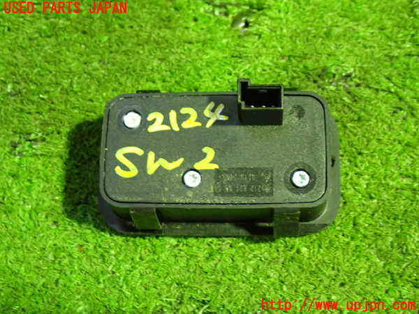 5UPJ-21246307]ベンツ C180 ステーションワゴン(205240C S205)スイッチ2 (トランク バックドア) 中古_m0002.jpg