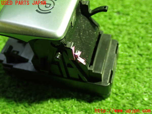 5UPJ-21246311]ベンツ C180 ステーションワゴン(205240C S205)スイッチ6 (パーキングブレーキ) 中古_m0002.jpg