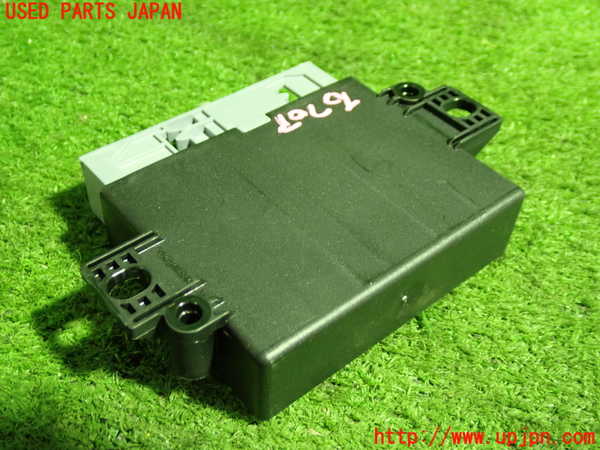 5UPJ-21246149]ベンツ C180 ステーションワゴン(205240C S205)コンピューター4 (A 000 900 3806) 中古_m0003.jpg