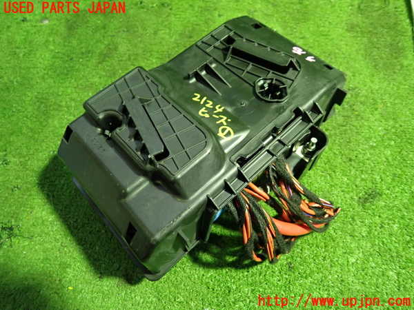 5UPJ-21246741]ベンツ C180 ステーションワゴン(205240C S205)ヒューズボックス1 中古_m0002.jpg