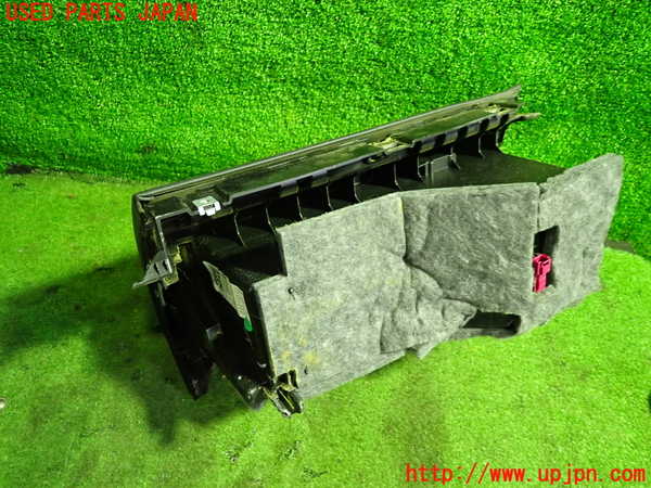 5UPJ-21247516]ベンツ C180 ステーションワゴン(205240C S205)グローブボックス1 中古_m0003.jpg