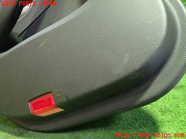 5UPJ-21241324]ベンツ C180 ステーションワゴン(205240C S205)左後ドア内張り 中古_m0002.jpg