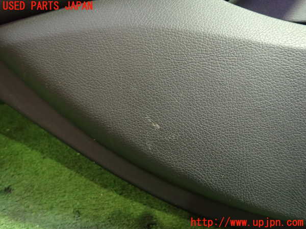 5UPJ-21241324]ベンツ C180 ステーションワゴン(205240C S205)左後ドア内張り 中古_m0003.jpg