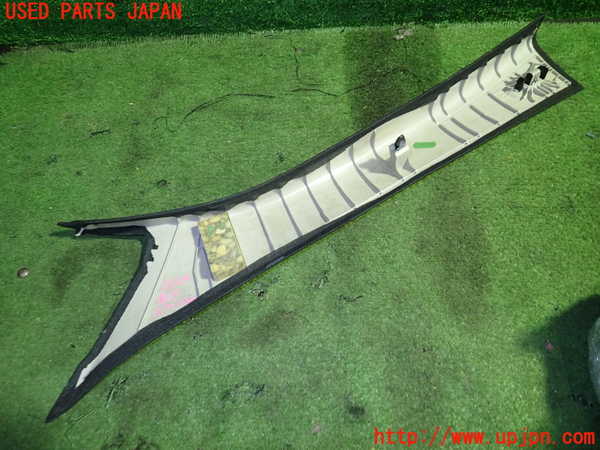5UPJ-21247655]ベンツ C180 ステーションワゴン(205240C S205)右フロントピラートリム 中古_m0002.jpg