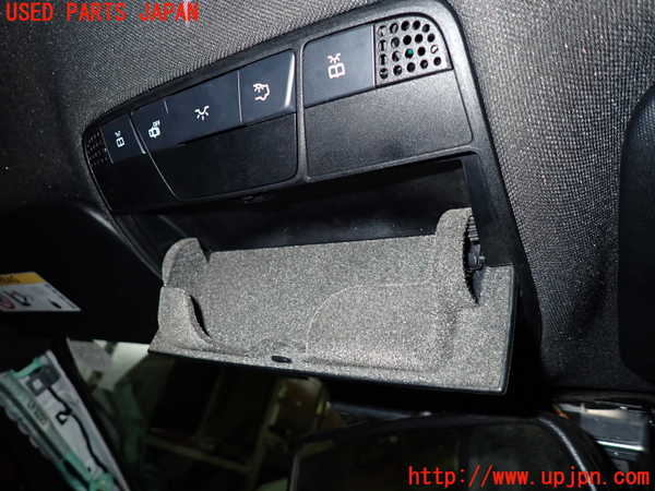 5UPJ-21246411]ベンツ C180 ステーションワゴン(205240C S205)ルームランプ1 (１列目) 中古_m0002.jpg